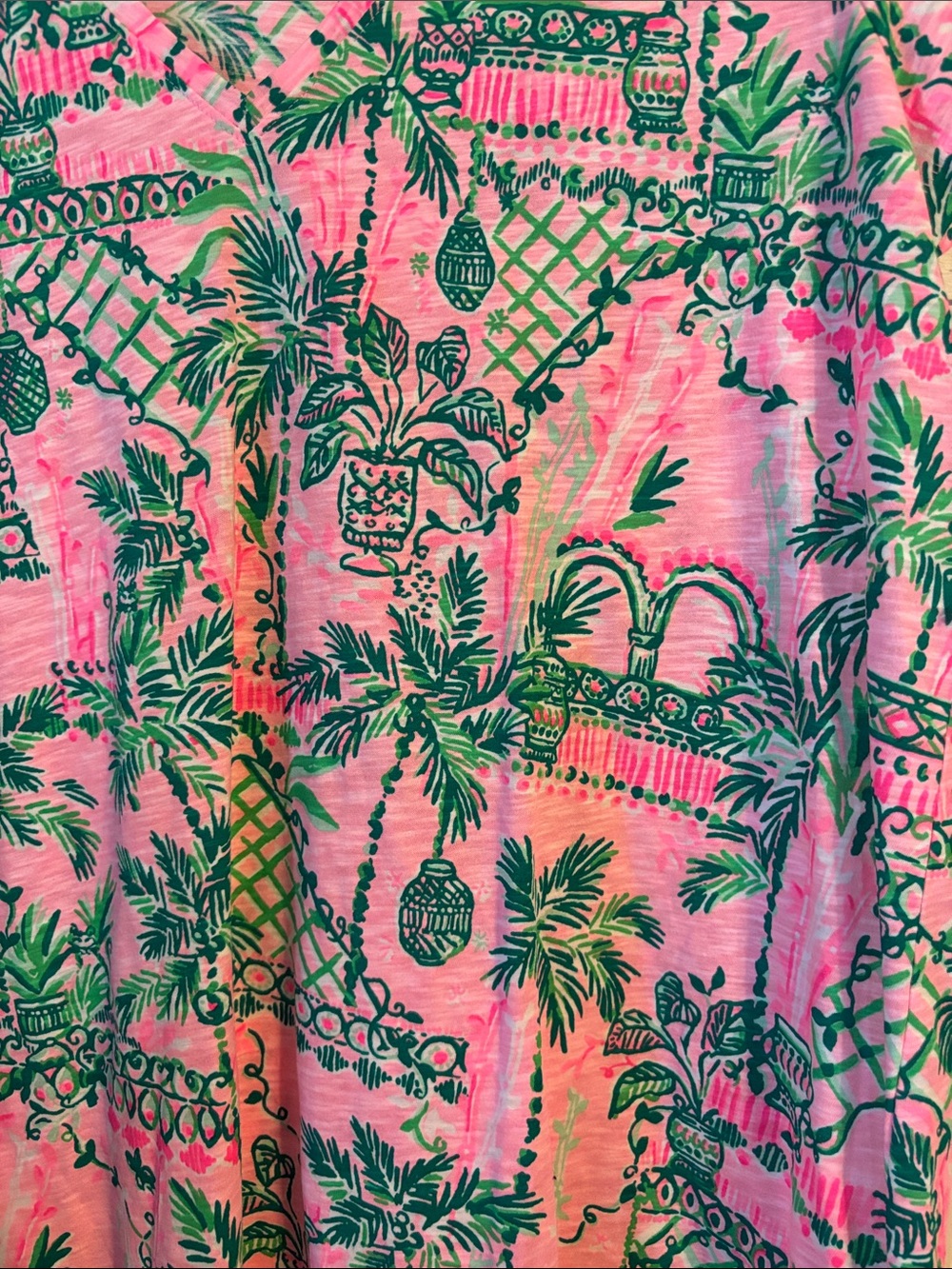 NWOT Lilly Pulitzer Vneck short sleeved top - Picture 3 of 5